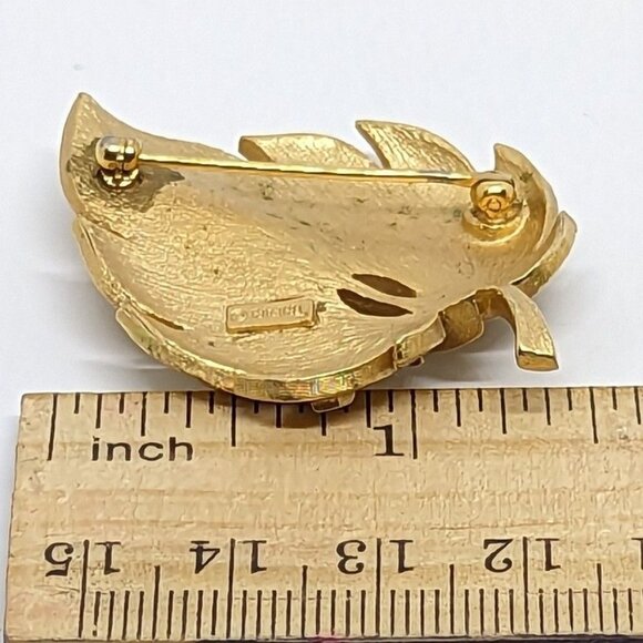 Vintage Signed CrownTrifari Gold-Tone Leaf Brooch Pin - Picture 2 of 3